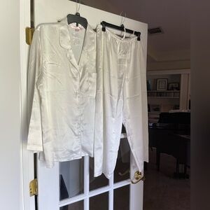 VICTORIA'S SECRET Luxe Satin Long Pajama Set NWOT